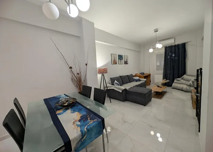Luxury & Spacious Apartment In Athens